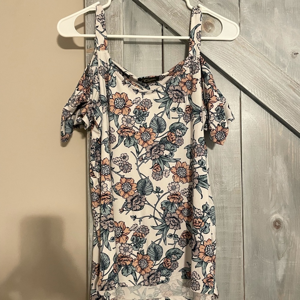 Colette cold shoulder top
